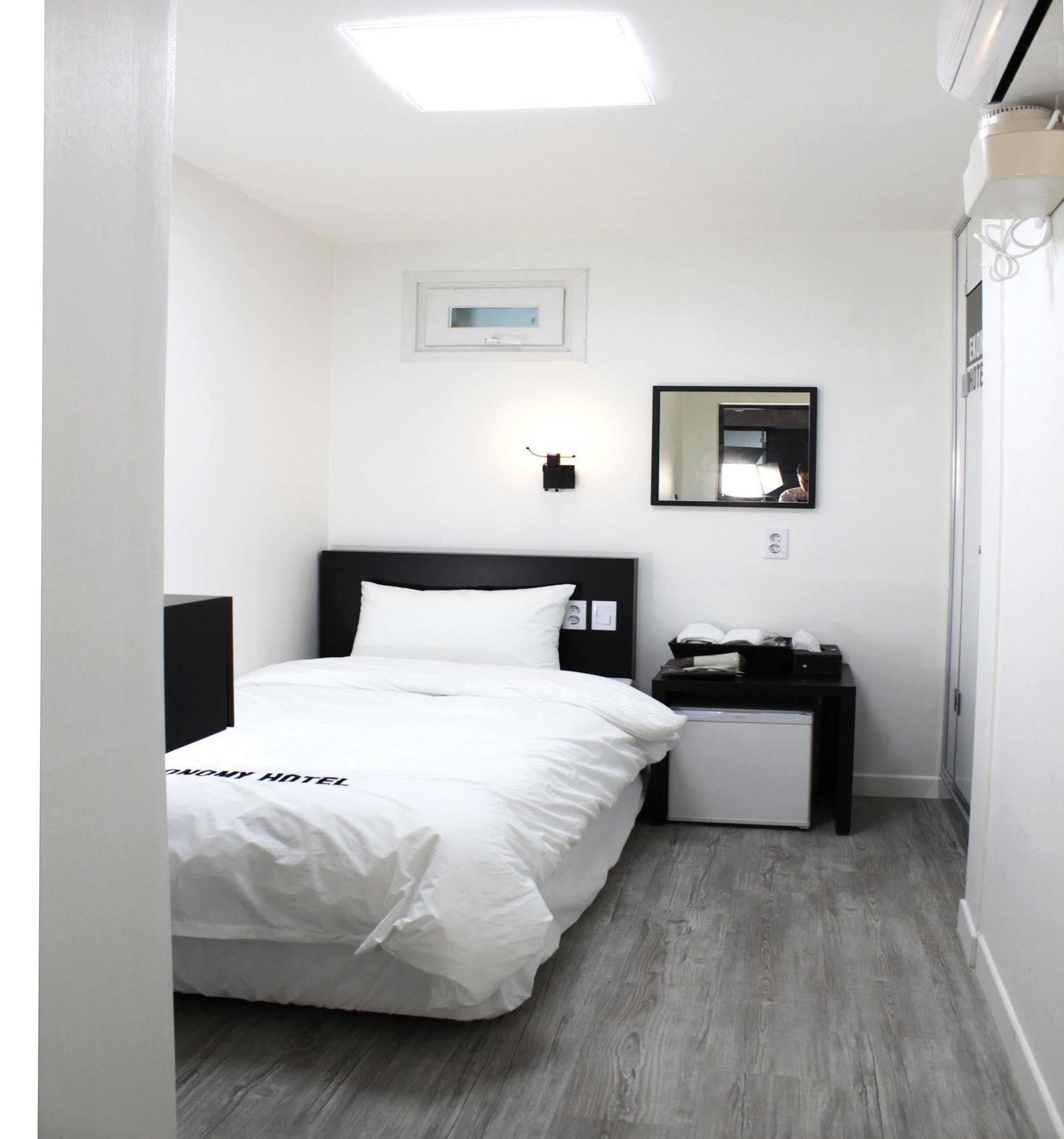 Ekonomy Hotel Dongdaemun Seoul Eksteriør billede